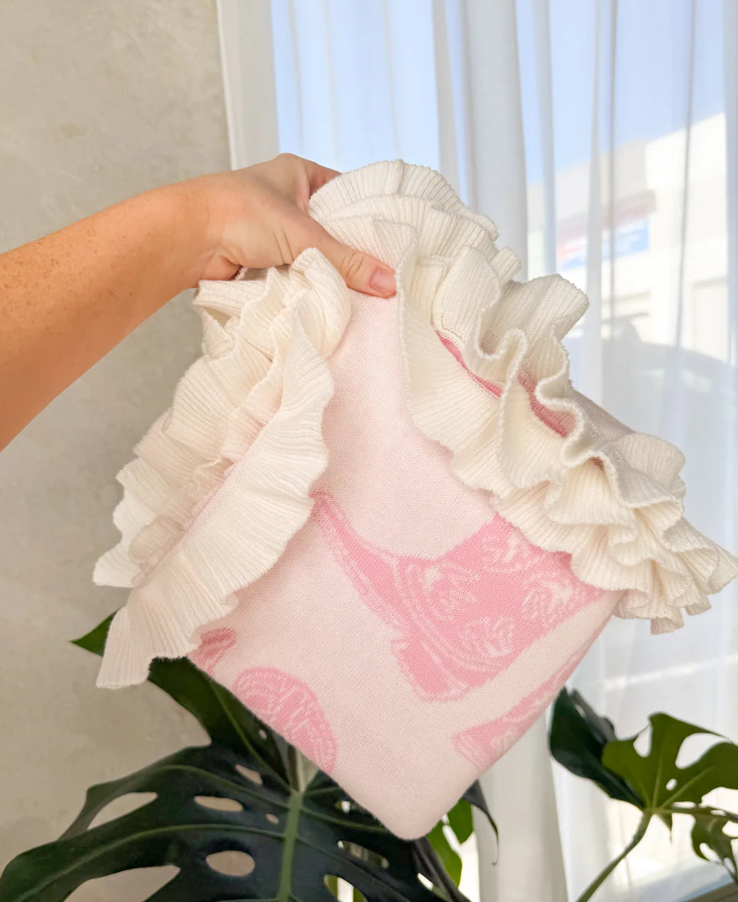 KNIT BLANKET | PINK COWGIRL BOOTS