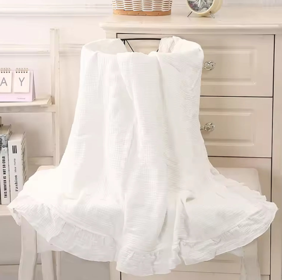 Ruffle edge cotton swaddle -white