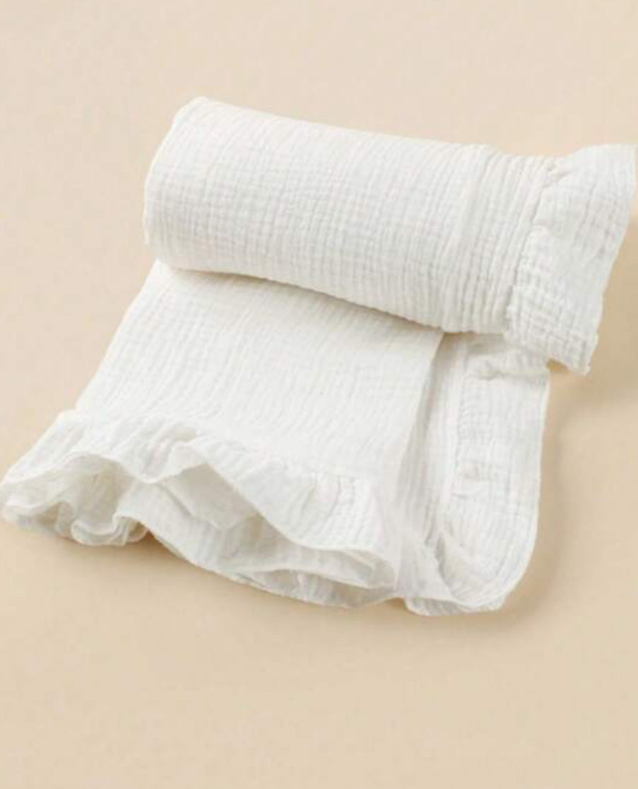 Ruffle edge cotton swaddle -white