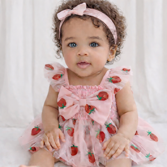 🌸🌸 BABY GIRLS CLOTHING - Special Price- Strawberry arcade Romper
