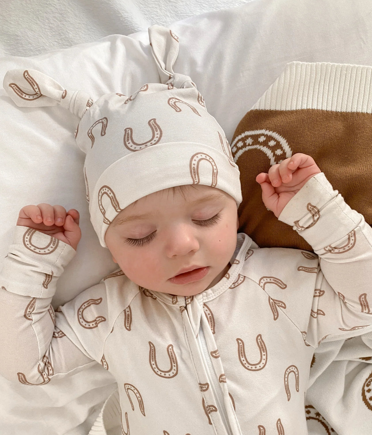 DOUBLE KNOT BEANIE | WESTERN HORSE SHOE